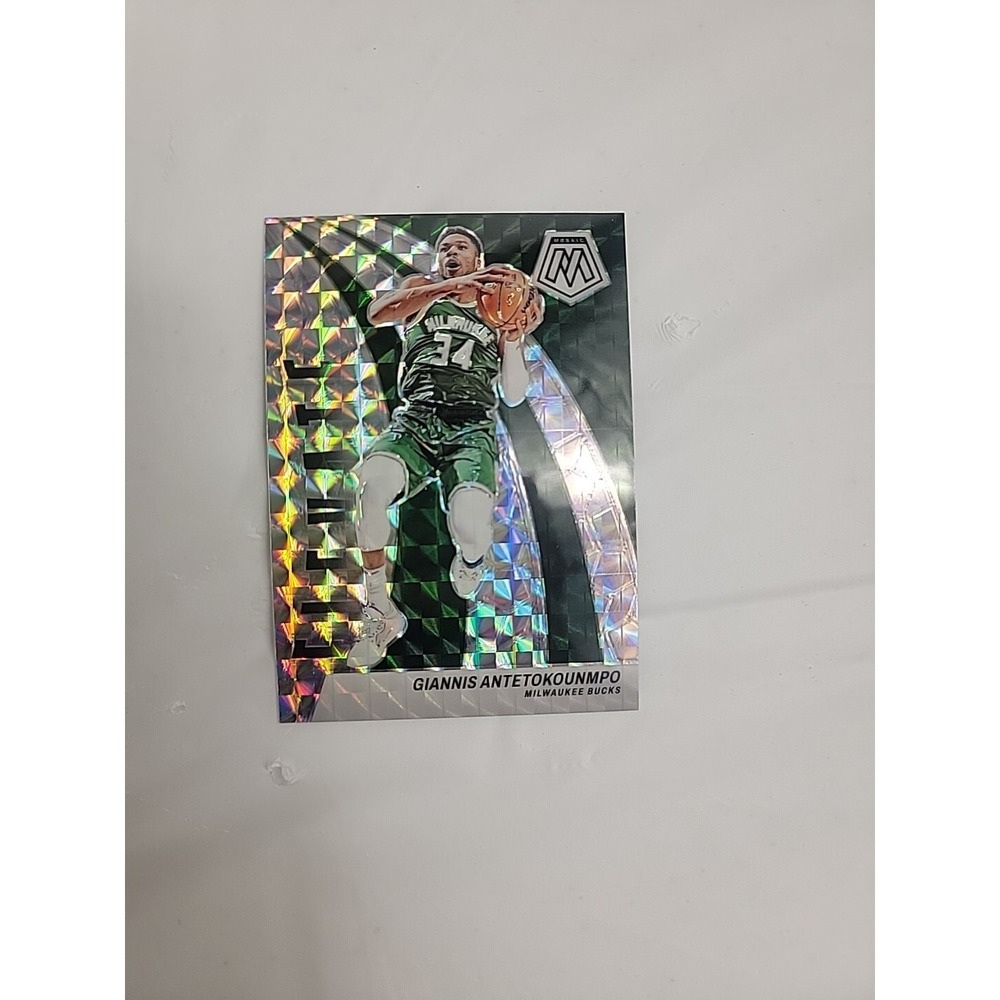 2023-24 Panini Mosaic Giannis Antetokounmpo Elevate Silver Prizm Parallel SP
